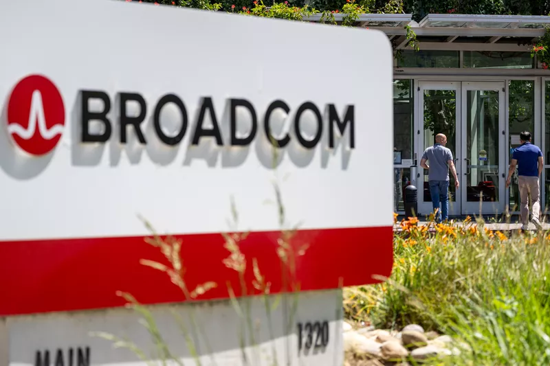 Broadcom Achieves Historic Quarterly Revenue, Fueled by Strong AI Demand.