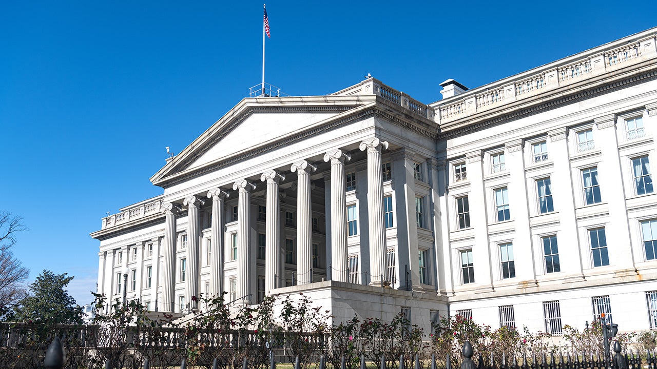 What impact will Moody's downgrade of the US sovereign rating have on the markets?